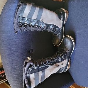 Womens Sorel boots.